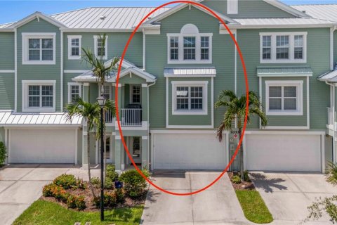 Townhouse in Placida, Florida 3 bedrooms, 209.49 sq.m. № 1914683 - photo 5