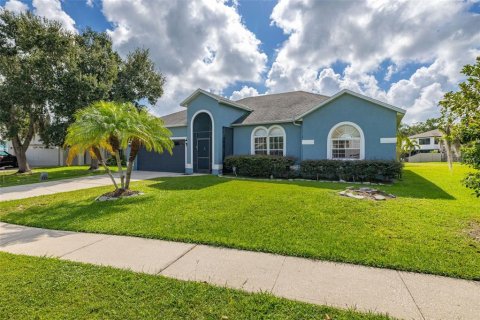 Villa ou maison à vendre à Kissimmee, Floride: 3 chambres, 174.28 m2 № 2396727 - photo 2