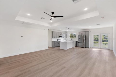 House in Sebring, Florida 3 bedrooms, 134.71 sq.m. № 2430748 - photo 15