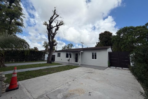 Купить виллу или дом в Майами, Флорида 4 спальни, 114.73м2, № 2050754 - фото 7