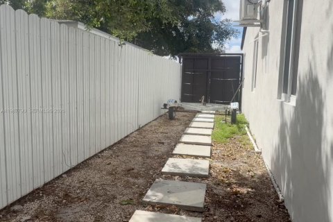 Купить виллу или дом в Майами, Флорида 4 спальни, 114.73м2, № 2050754 - фото 28