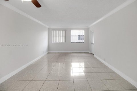 Купить кондоминиум в Дорал, Флорида 1 спальня, 65.96м2, № 1952831 - фото 7