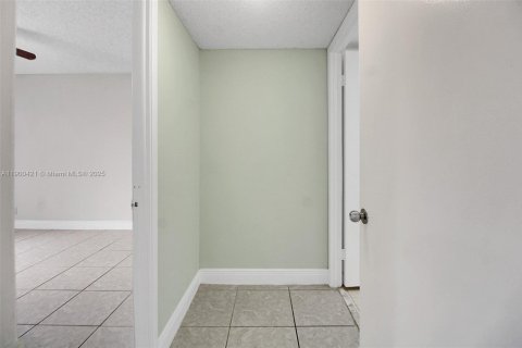 Купить кондоминиум в Дорал, Флорида 1 спальня, 65.96м2, № 1952831 - фото 14