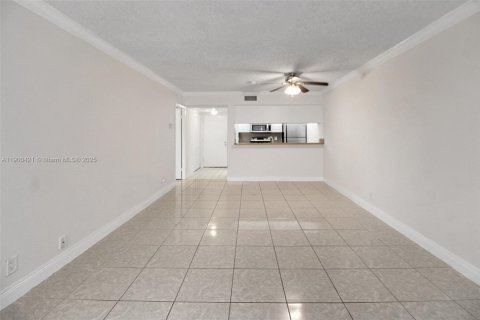 Купить кондоминиум в Дорал, Флорида 1 спальня, 65.96м2, № 1952831 - фото 9