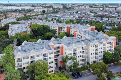 Купить кондоминиум в Дорал, Флорида 1 спальня, 65.96м2, № 1952831 - фото 3