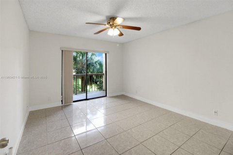 Купить кондоминиум в Дорал, Флорида 1 спальня, 65.96м2, № 1952831 - фото 11