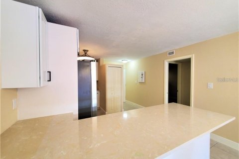 Copropriété à vendre à Sarasota, Floride: 2 chambres, 90.49 m2 № 1815542 - photo 4