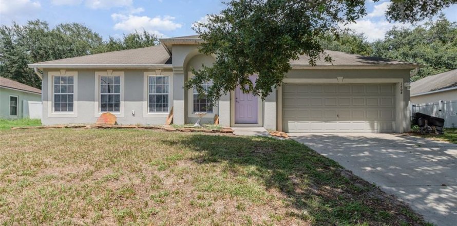 House in Fruitland Park, Florida 4 bedrooms, 197.79 sq.m. № 1853507