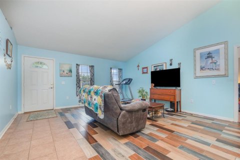 Casa en venta en Fruitland Park, Florida, 4 dormitorios, 197.79 m2 № 1853507 - foto 6
