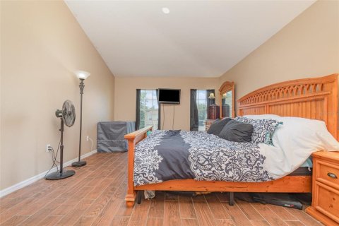 Casa en venta en Fruitland Park, Florida, 4 dormitorios, 197.79 m2 № 1853507 - foto 15