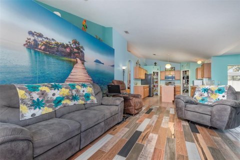 Casa en venta en Fruitland Park, Florida, 4 dormitorios, 197.79 m2 № 1853507 - foto 5