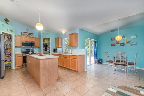 Casa en venta en Fruitland Park, Florida, 4 dormitorios, 197.79 m2 № 1853507 - foto 11