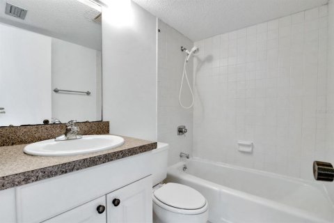 Condo in Ocala, Florida, 2 bedrooms  № 1441014 - photo 17