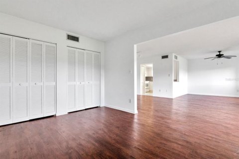Condo in Ocala, Florida, 2 bedrooms  № 1441014 - photo 14