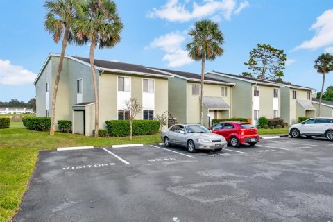 Condo in Ocala, Florida, 2 bedrooms  № 1441014 - photo 1