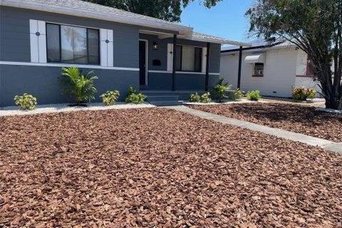 Casa en venta en Saint Petersburg, Florida, 3 dormitorios, 98.38 m2 № 1894908 - foto 1