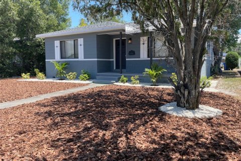 Casa en venta en Saint Petersburg, Florida, 3 dormitorios, 98.38 m2 № 1894908 - foto 2