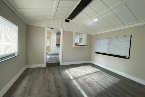 Casa en venta en Saint Petersburg, Florida, 3 dormitorios, 98.38 m2 № 1894908 - foto 4