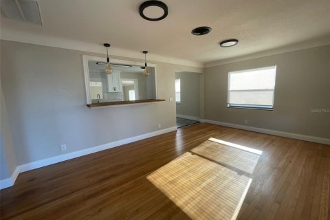 Casa en venta en Saint Petersburg, Florida, 3 dormitorios, 98.38 m2 № 1894908 - foto 13