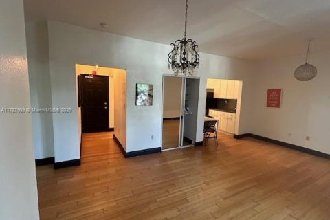Condominio en venta en Miami Beach, Florida, 51.47 m2 № 1703839 - foto 11