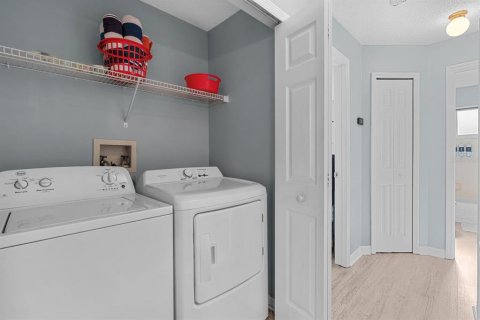 Condo in Kissimmee, Florida, 2 bedrooms  № 2384103 - photo 13