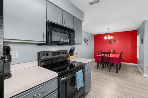 Condo in Kissimmee, Florida, 2 bedrooms  № 2384103 - photo 11