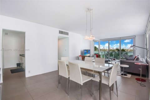 Condominio en venta en Miami Beach, Florida, 2 dormitorios, 111.2 m2 № 1987320 - foto 4