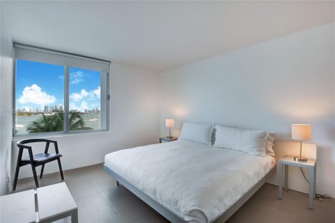 Condominio en venta en Miami Beach, Florida, 2 dormitorios, 111.2 m2 № 1987320 - foto 11