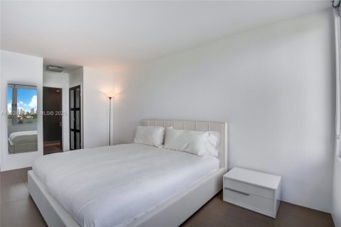 Condominio en venta en Miami Beach, Florida, 2 dormitorios, 111.2 m2 № 1987320 - foto 13