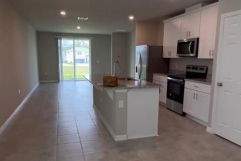 House in Clermont, Florida 3 bedrooms, 137.87 sq.m. № 1846952 - photo 2