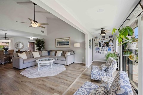 Casa en venta en Sarasota, Florida, 2 dormitorios, 147.9 m2 № 2097457 - foto 11
