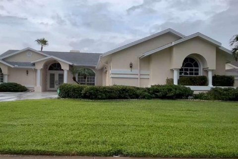 Casa en venta en Palm Harbor, Florida, 3 dormitorios, 199.93 m2 № 1774012 - foto 1
