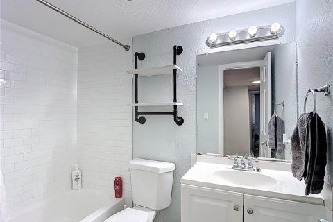 Copropriété à vendre à Tampa, Floride: 2 chambres, 83.52 m2 № 2218001 - photo 12
