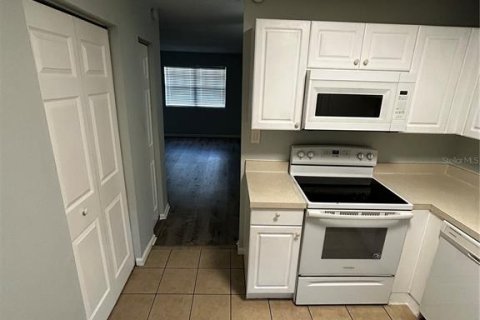 Copropriété à vendre à Tampa, Floride: 2 chambres, 83.52 m2 № 2218001 - photo 6