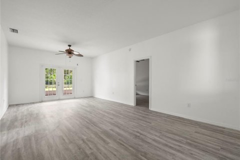 House in Wesley Chapel, Florida 4 bedrooms, 160.72 sq.m. № 1824157 - photo 18