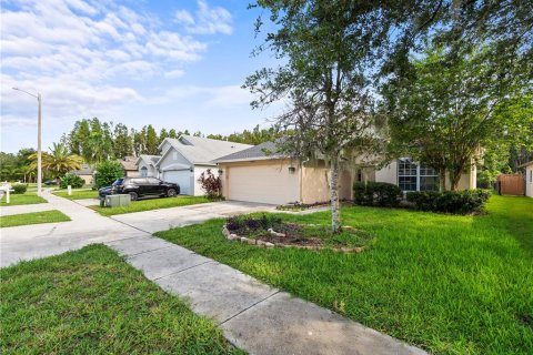 House in Wesley Chapel, Florida 4 bedrooms, 160.72 sq.m. № 1824157 - photo 2