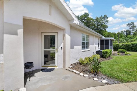 Condominio en venta en Plant City, Florida, 2 dormitorios, 125.98 m2 № 2099870 - foto 7