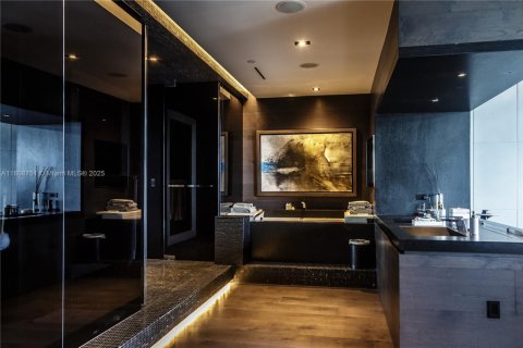 Condo in Miami, Florida, 3 bedrooms  № 1749896 - photo 16