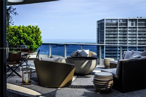 Condo in Miami, Florida, 3 bedrooms  № 1749896 - photo 4