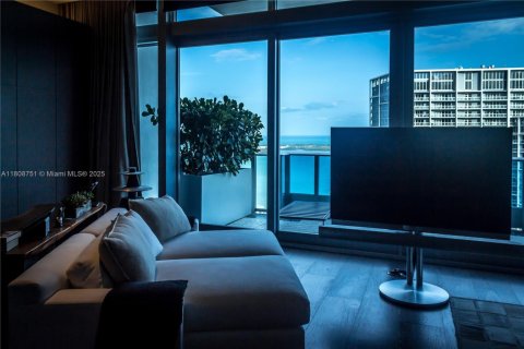 Condo in Miami, Florida, 3 bedrooms  № 1749896 - photo 18