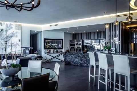 Condo in Miami, Florida, 3 bedrooms  № 1749896 - photo 8