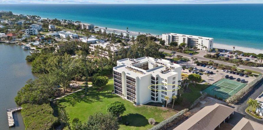 Condominio en Longboat Key, Florida, 2 dormitorios № 2229908