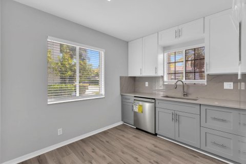 Touwnhouse à vendre à Deerfield Beach, Floride: 3 chambres, 125.23 m2 № 2261694 - photo 17