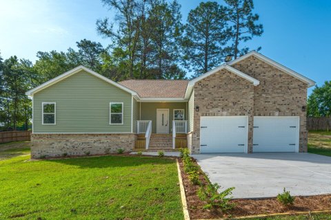 House in De Funiak Springs, Florida 4 bedrooms, 186.73 sq.m. № 558984 - photo 1