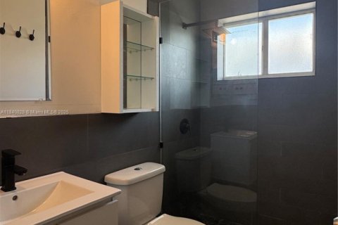 Снять в аренду кондоминиум в Майами-Бич, Флорида 1 спальня, 69.68м2, № 1830214 - фото 11