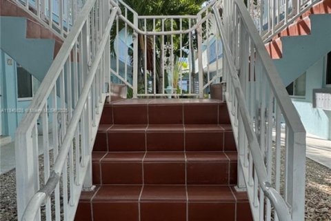 Снять в аренду кондоминиум в Майами-Бич, Флорида 1 спальня, 69.68м2, № 1830214 - фото 2