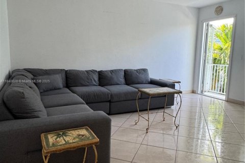 Снять в аренду кондоминиум в Майами-Бич, Флорида 1 спальня, 69.68м2, № 1830214 - фото 7