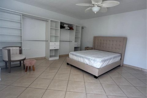 Снять в аренду кондоминиум в Майами-Бич, Флорида 1 спальня, 69.68м2, № 1830214 - фото 12