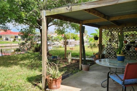 Apartamento en alquiler en Port Richey, Florida, 2 dormitorios, 78.97 m2 № 1876820 - foto 3