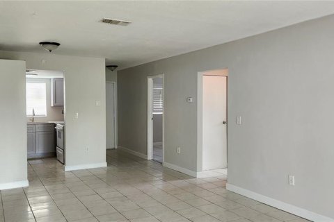 Apartamento en alquiler en Port Richey, Florida, 2 dormitorios, 78.97 m2 № 1876820 - foto 5